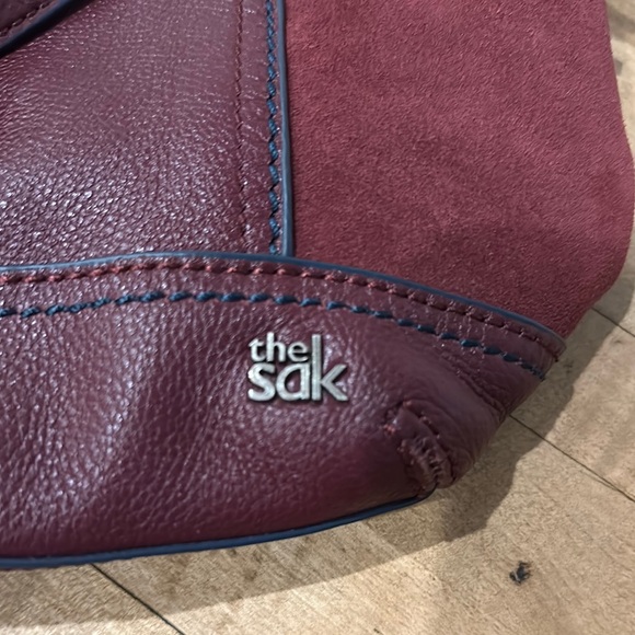 The Sak Maroon Leather and Suede Shoulder Bag - Picture 3 of 8
